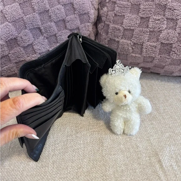 Chic Black Leather Wallet with Buckle - Picture 6 of 6